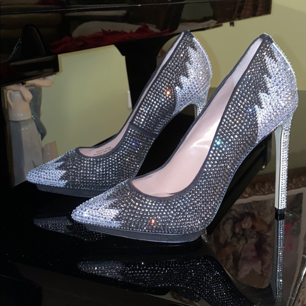 Enzo Angiolini Pumps